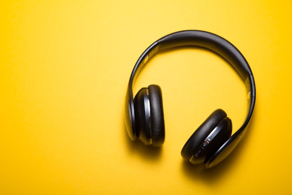 Sony WH-1000XM5 Noise Canceling Headphones thumbnail