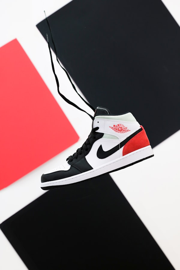 Nike Air Jordan 1 Low Retro thumbnail